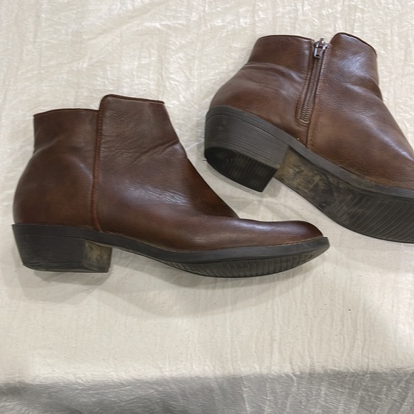 Forever 21 Brown Ankle Boots Size 8 - Picture 2 of 5
